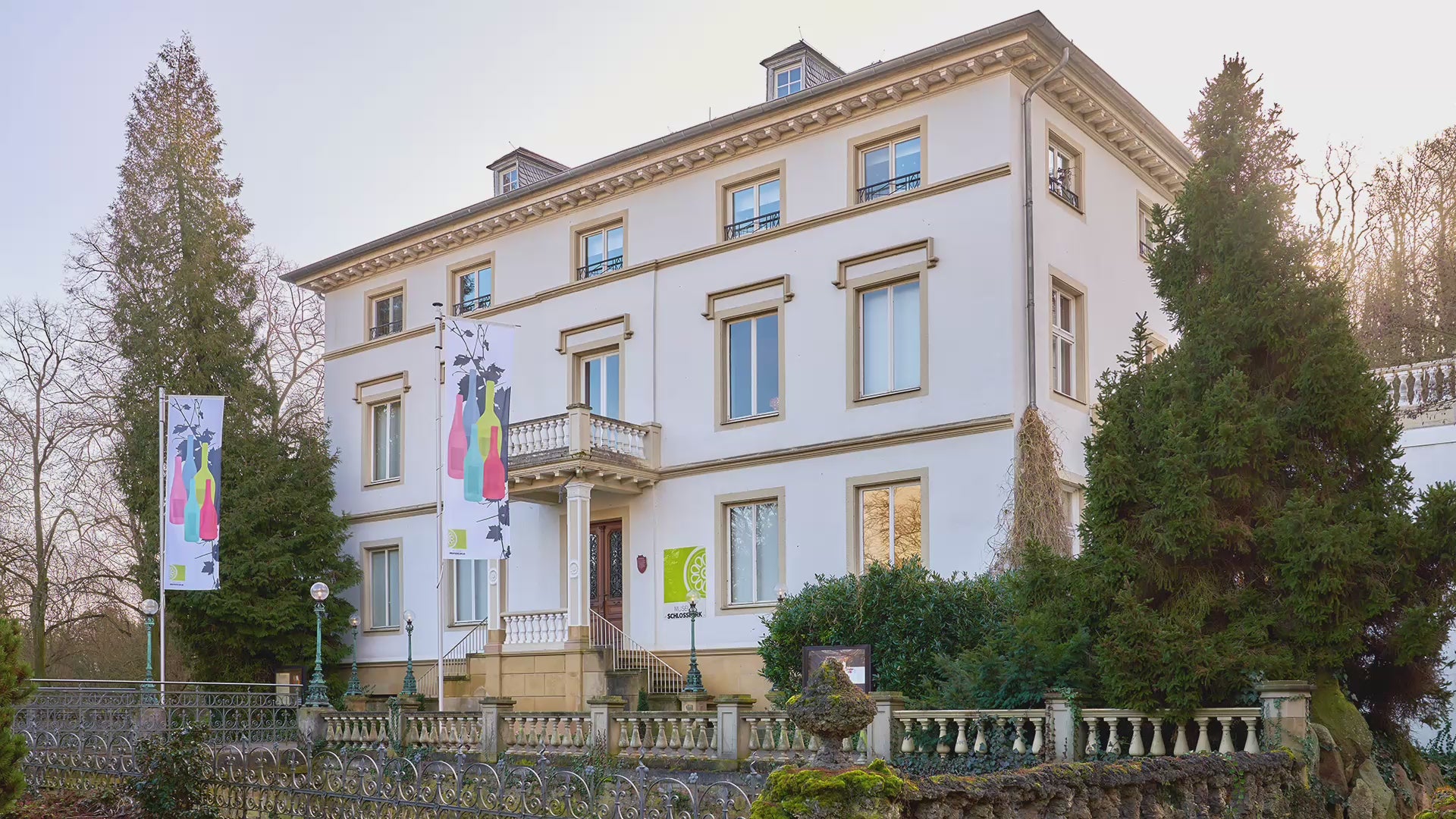 Video laden: Besuchen Sie mit uns das Museum Schlosspark und die Römerhalle in Bad Kreuznach.