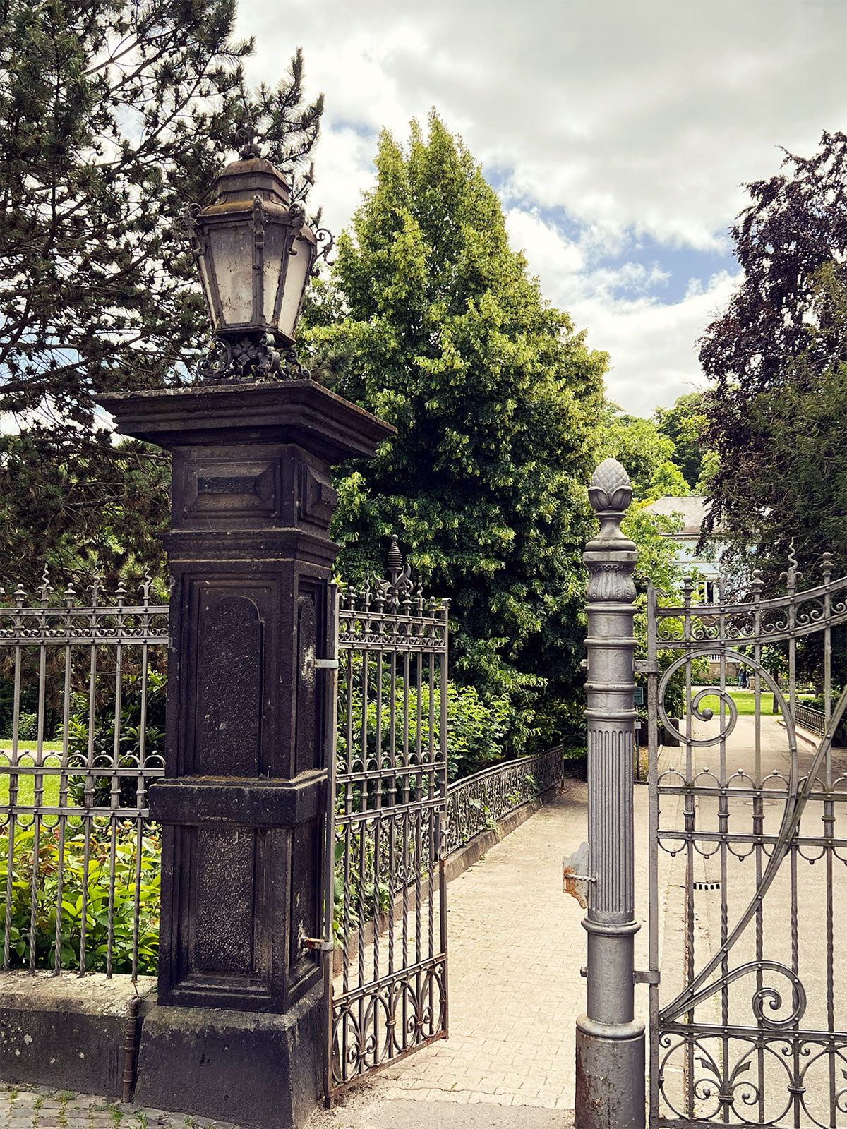 Schlosspark Bad Kreuznach - Blick vom Haupteingang auf das Schloss